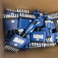 VWR Multichannel Pipettes image 0